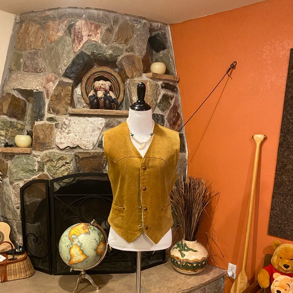 Suede leather and Sherpa vintage vest - Picture 4 of 13